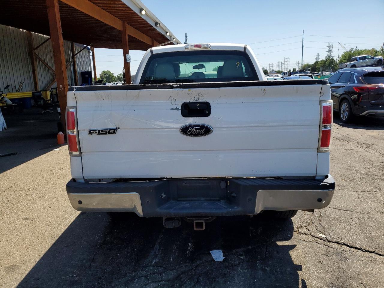 2014 Ford F150 Super Cab White vin: 1FTFX1ET6EKG24475