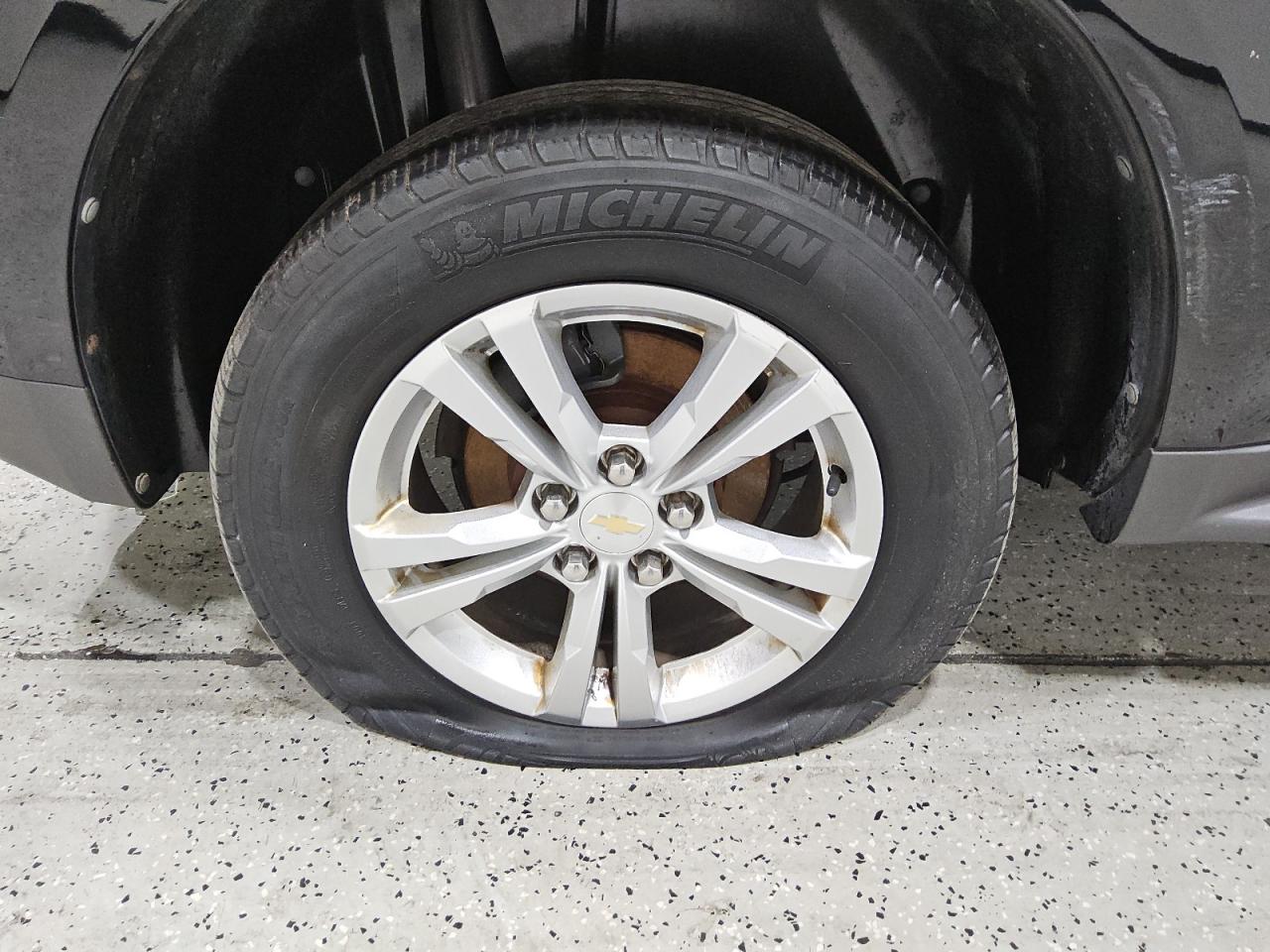 2011 Chevrolet Equinox Lt Black vin: 2GNALPEC1B1301561 Damage: Right Rear Tire, Flat, Repair Required