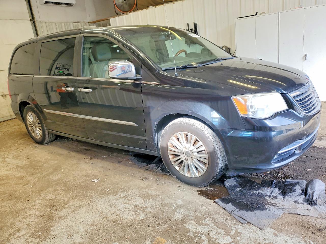 2012 Chrysler Town & Country Limited Black vin: 2C4RC1GG1CR135179