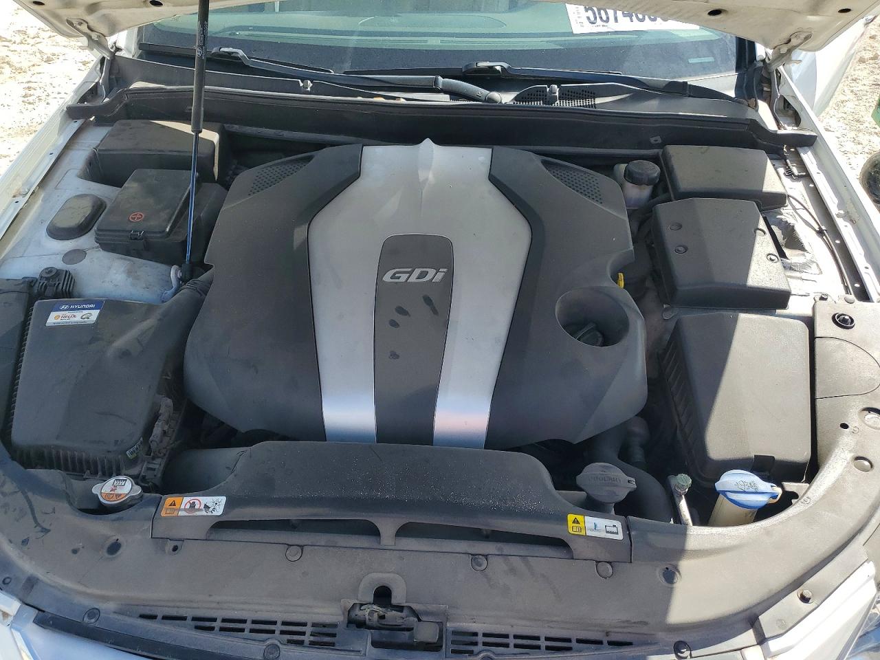 2013 Hyundai Genesis 3.8l White vin: KMHGC4DD3DU229342