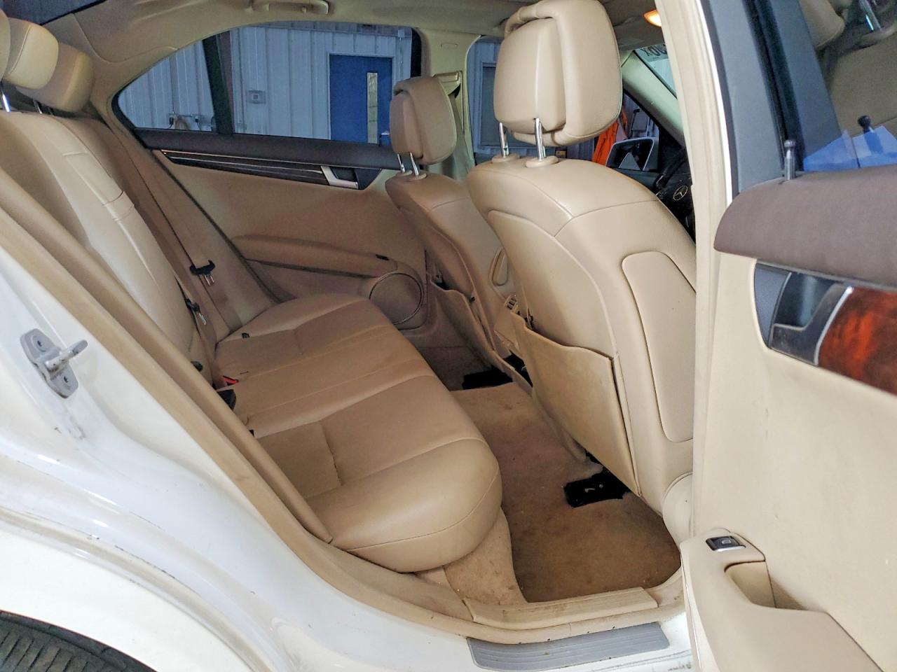 2013 Mercedes-benz C 300 4matic White vin: WDDGF8AB0DA857789