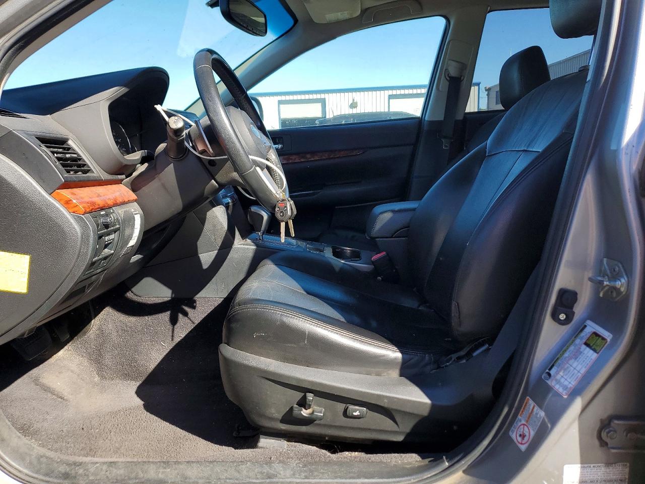 2010 Subaru Outback 2.5i Limited Silver vin: 4S4BRBKC3A3359405