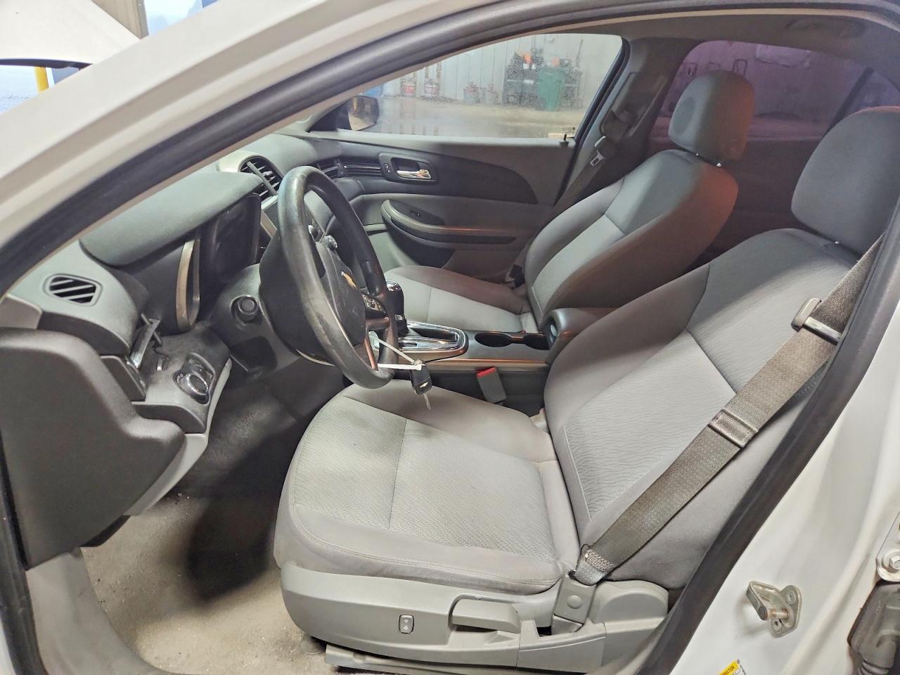 2013 Chevrolet Malibu Ls White vin: 1G11B5SA1DF241725