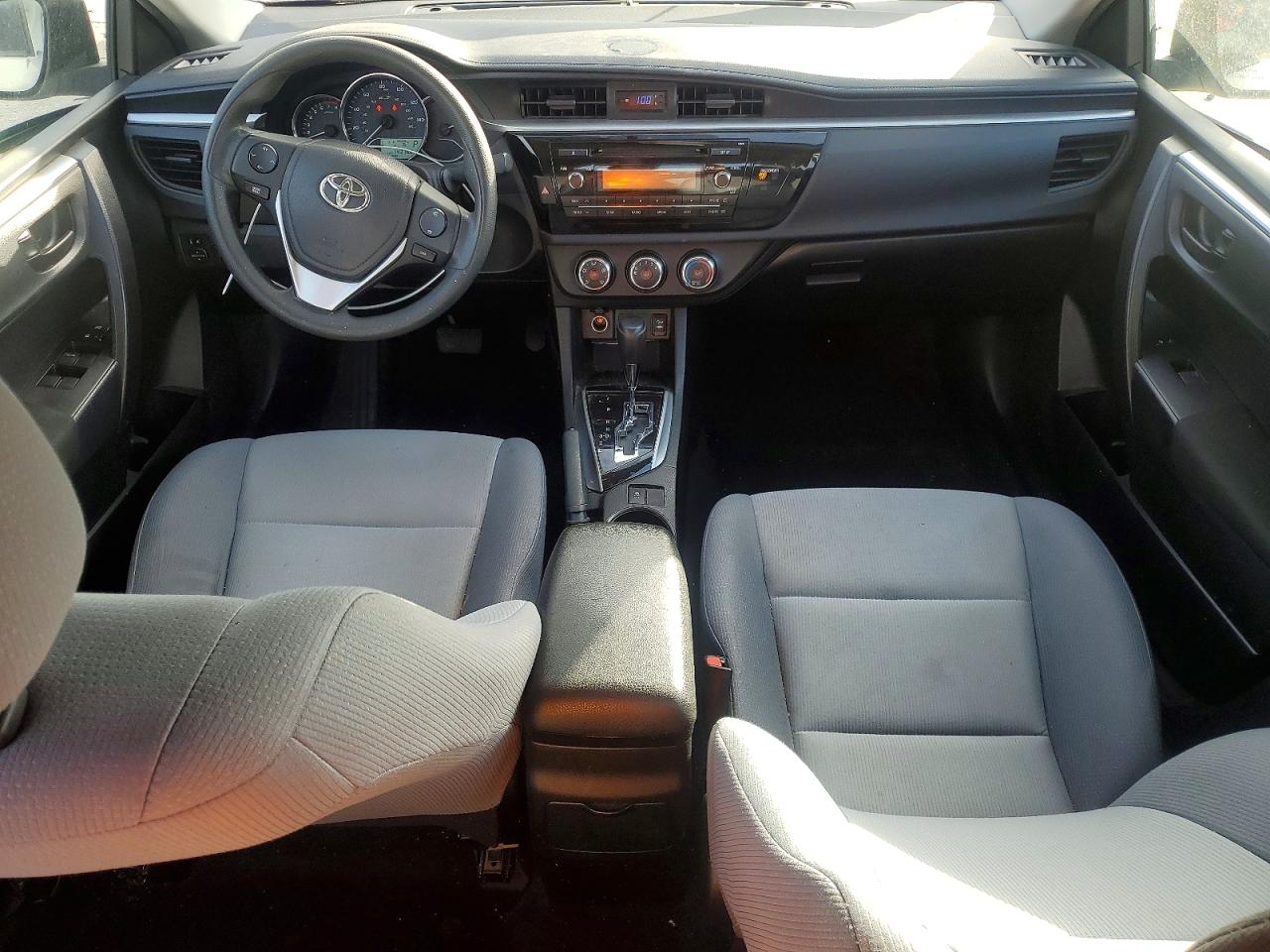 2015 Toyota Corolla L White vin: 5YFBURHE4FP355964