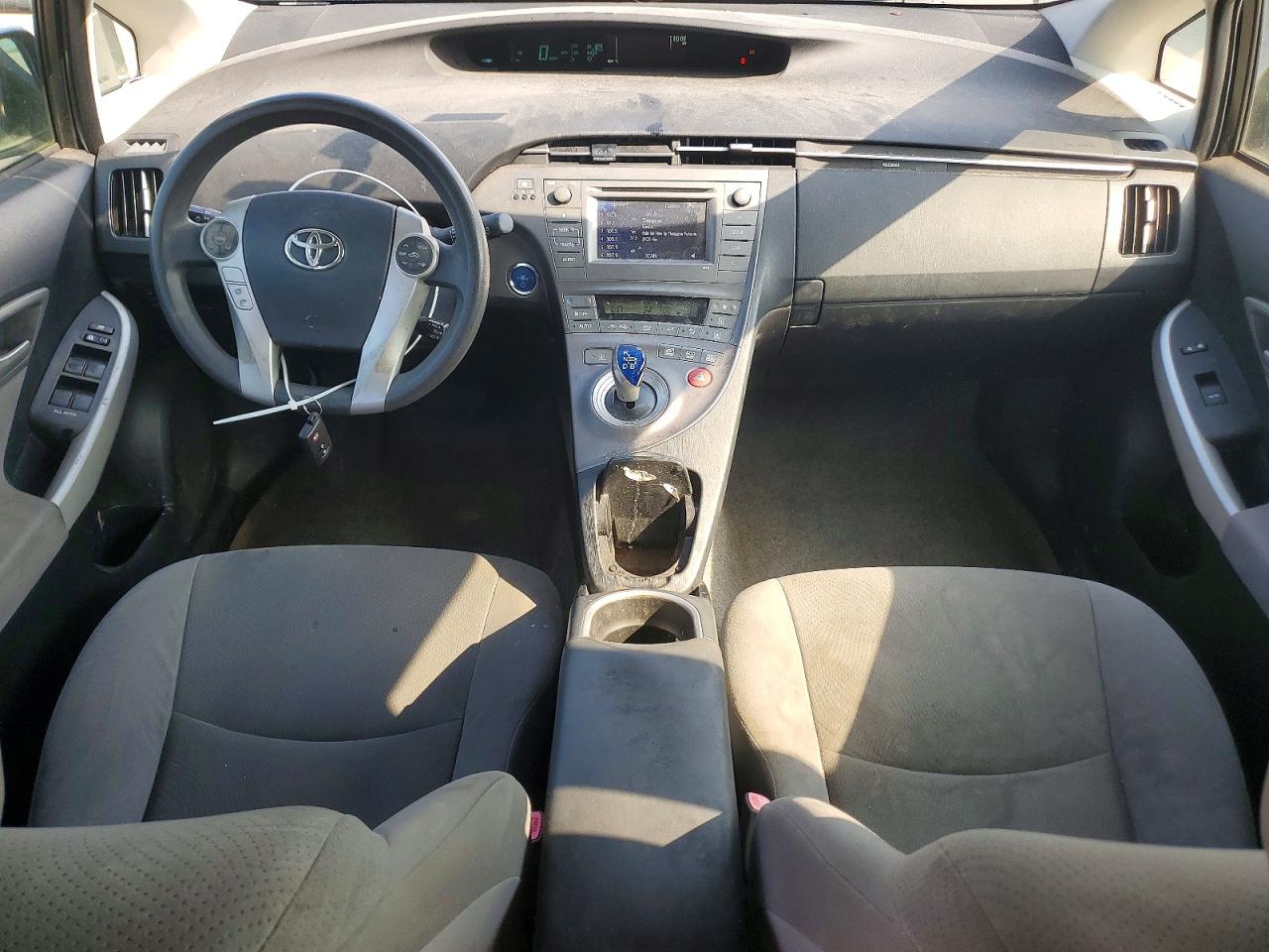 2012 Toyota Prius Two Серебряный vin: JTDKN3DU3C5412347