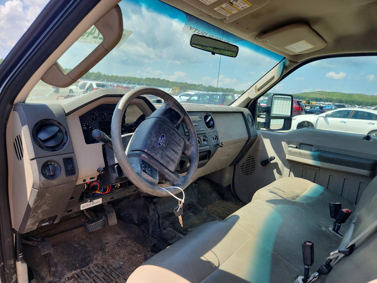 2008 Ford F250 Super Duty White vin: 1FTNF21598EC00528