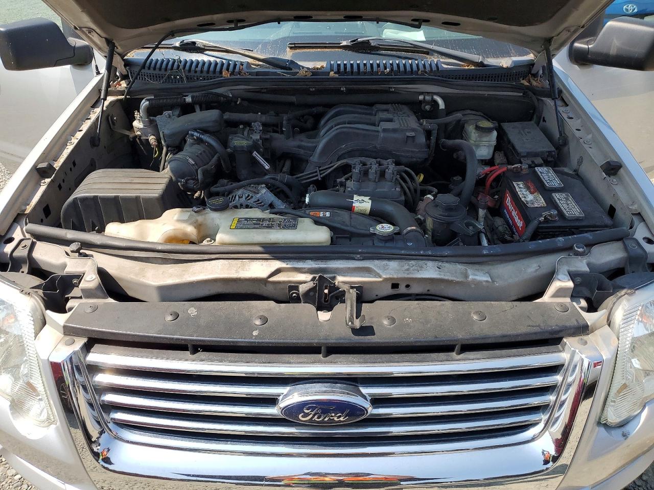 2010 Ford Explorer Xlt Silver vin: 1FMEU7DE9AUA28409