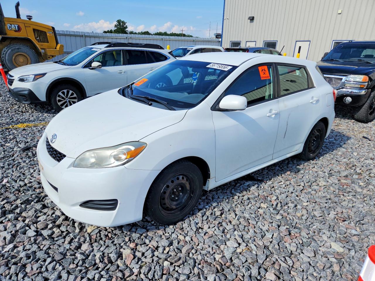 2011 Toyota Matrix Base White vin: 2T1KU4EE6BC588052