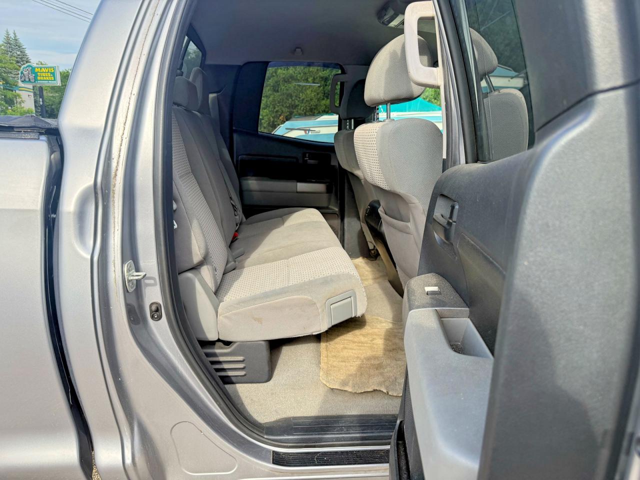 2010 Toyota Tundra Double Cab Sr5 Silver vin: 5TFUY5F16AX134429