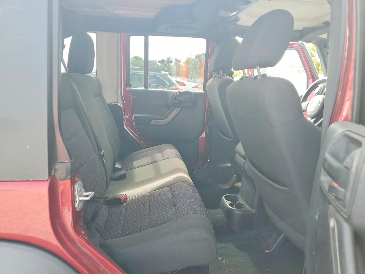 2012 Jeep Wrangler Unlimited Sport Burgundy vin: 1C4BJWDG4CL229137