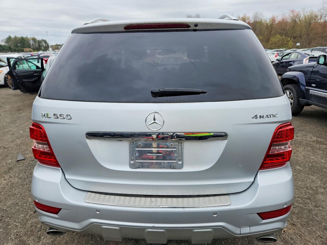 2010 Mercedes-benz Ml 550 4matic Серебряный vin: 4JGBB7CB7AA587779