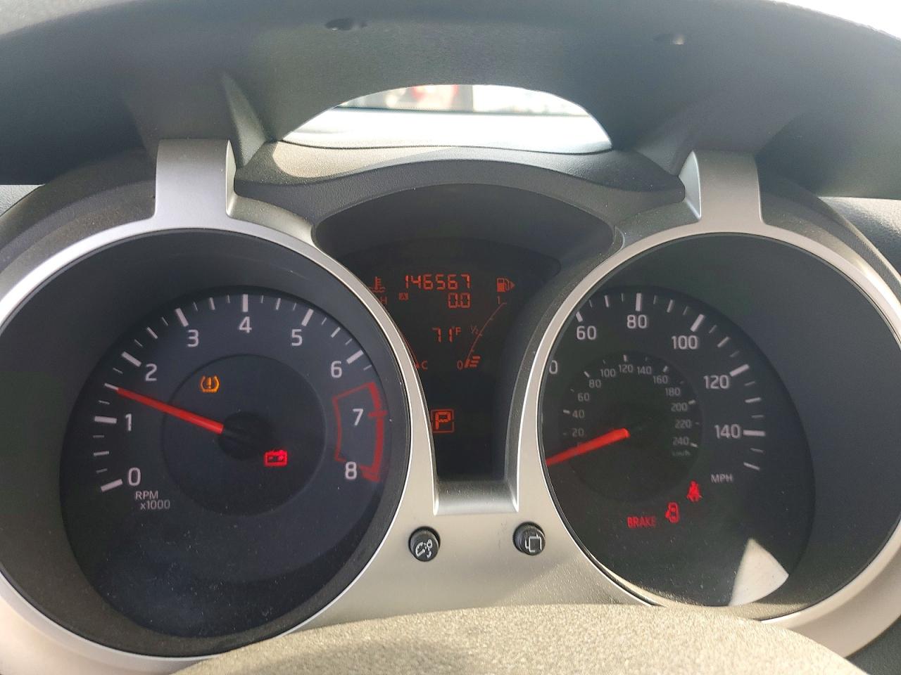 2011 Nissan Juke S White vin: JN8AF5MR8BT000293
