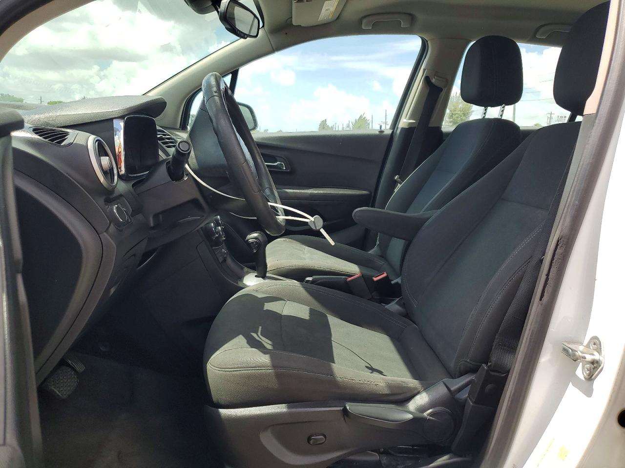 2015 Chevrolet Trax Ls White vin: KL7CJKSB0FB127281