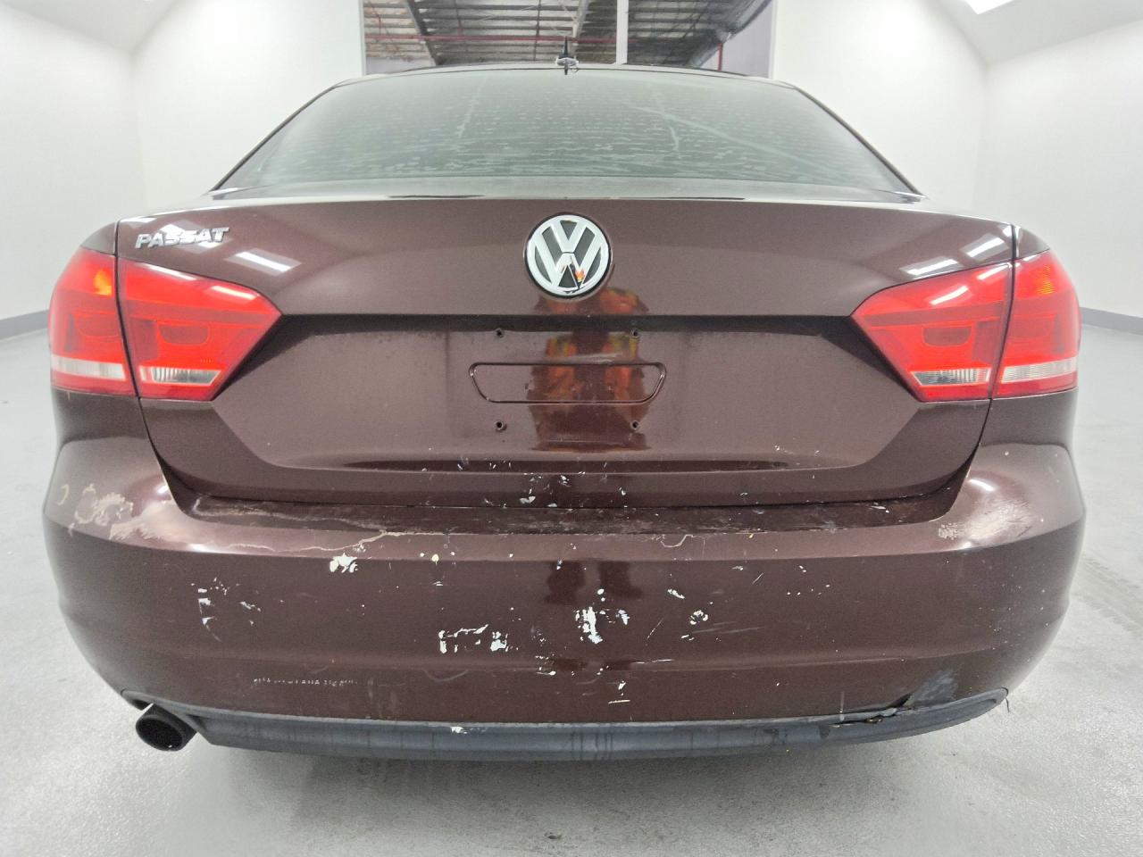 2013 Volkswagen Passat S Burgundy vin: 1VWAP7A39DC052052