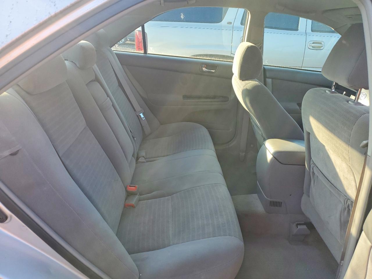 2005 Toyota Camry Le Silver vin: 4T1BE32K25U538754