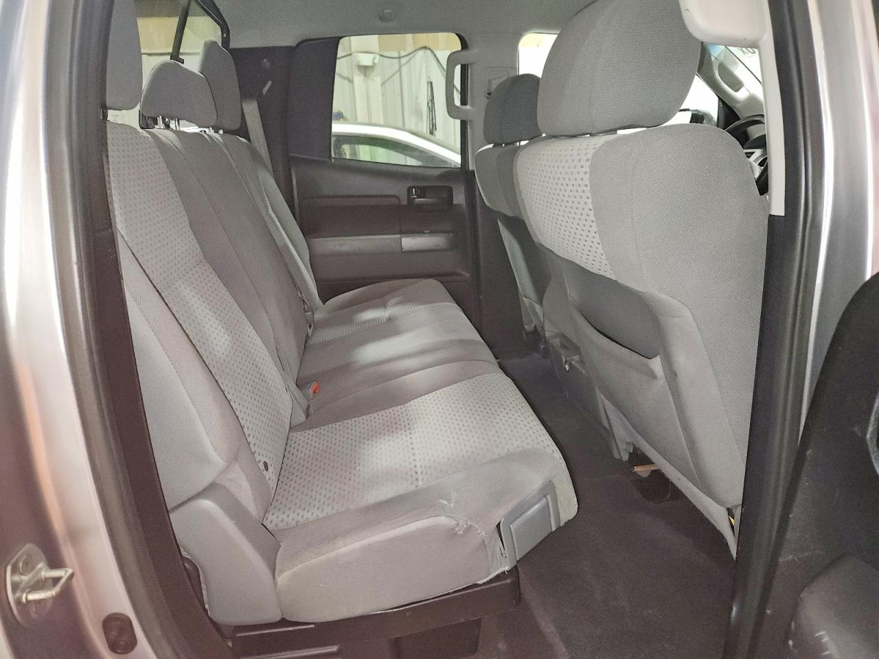 2013 Toyota Tundra Double Cab Sr5 Серый vin: 5TFUM5F10DX040451