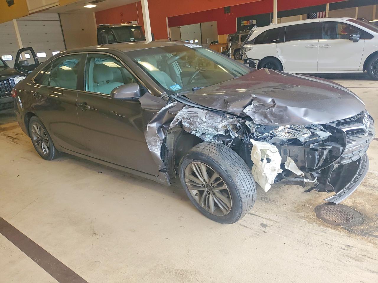 2015 Toyota Camry Le Gray vin: 4T4BF1FK0FR461787