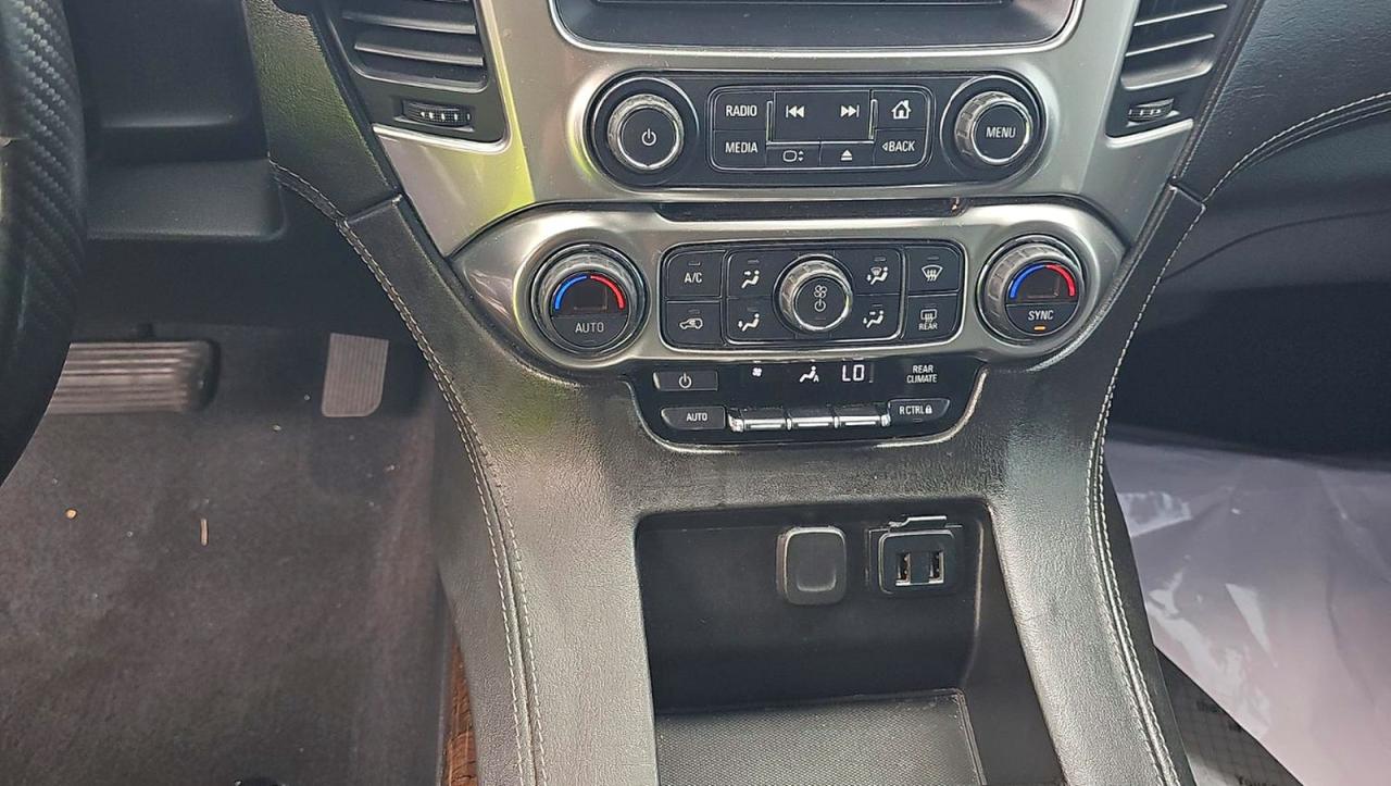 2020 Chevrolet Suburban C1500 Ls Черный vin: 1GNSCGKC3LR193672