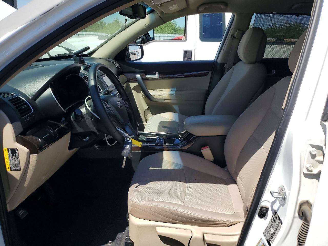 2015 Kia Sorento Lx Белый vin: 5XYKT4A62FG562186