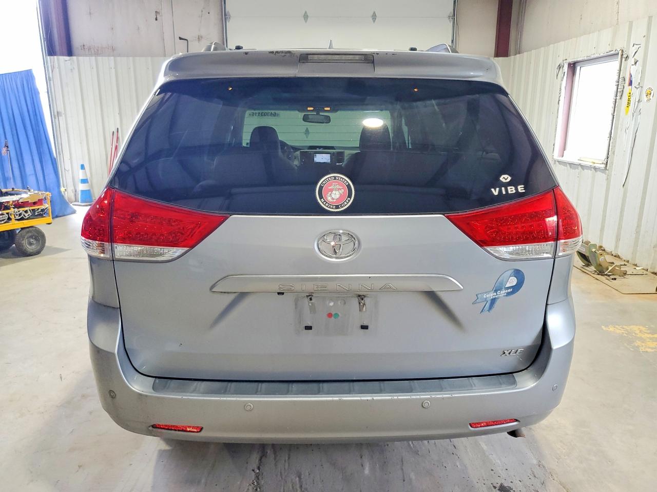 2014 Toyota Sienna Xle 8-passenger Silver vin: 5TDYK3DC5ES411546