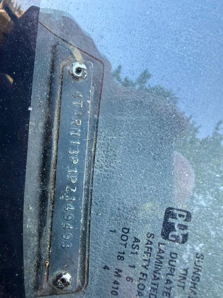 1993 Toyota Pickup Deluxe Gray vin: 4TARN13P1PZ149493