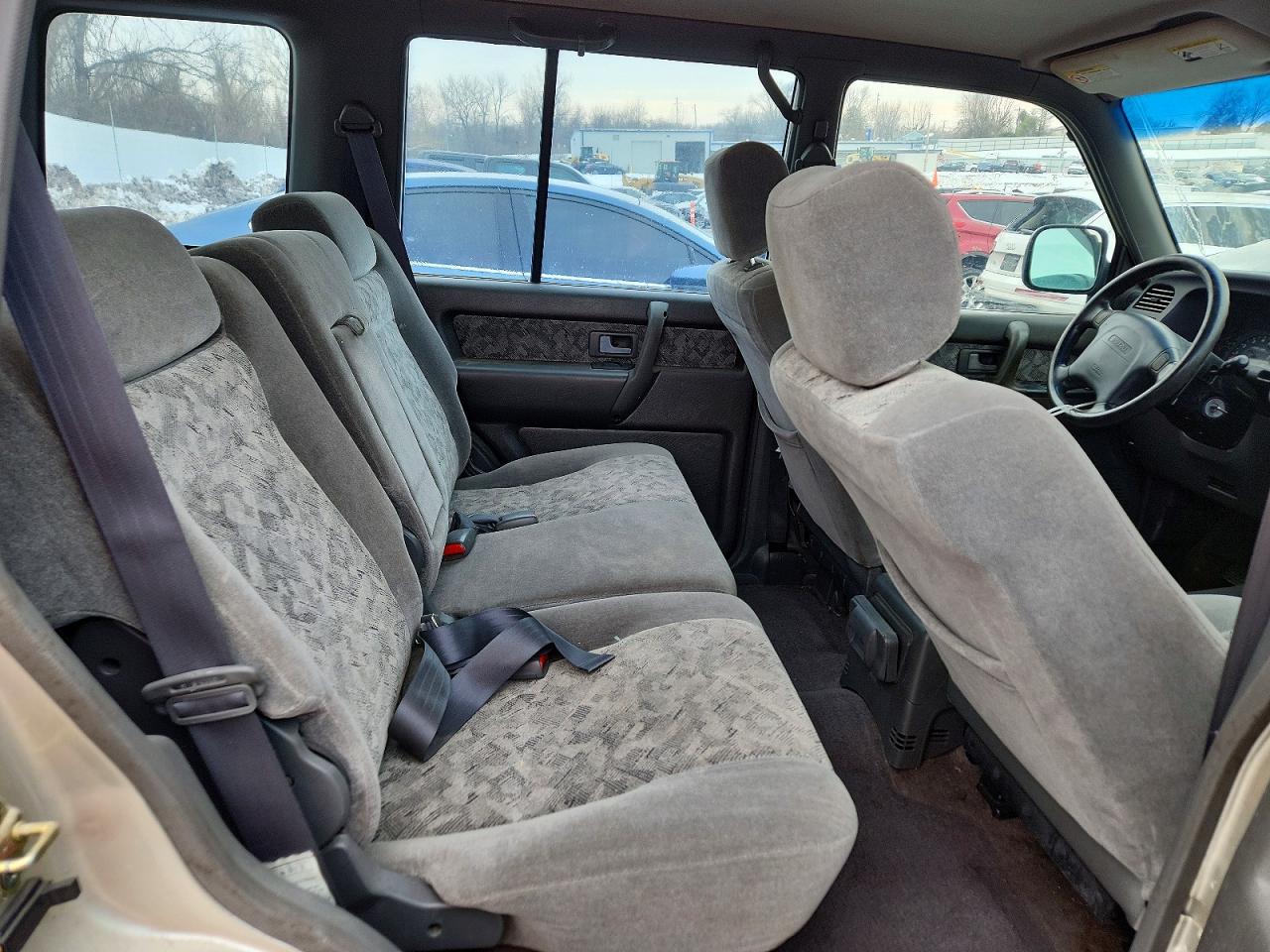 2000 Isuzu Trooper S Tan vin: JACDS58X1Y7J08798