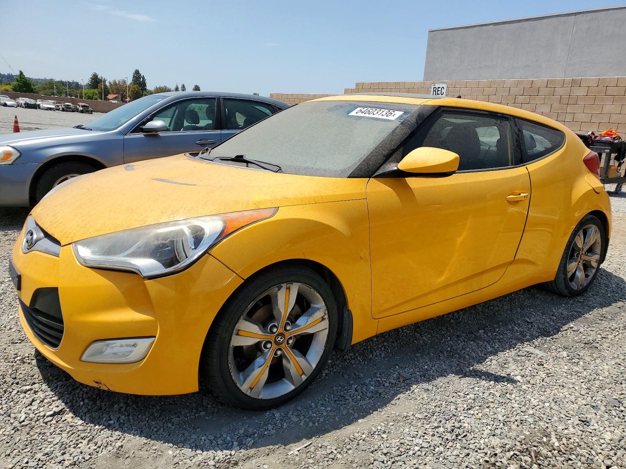 2012 Hyundai Veloster Base Желтый vin: KMHTC6AD2CU030621