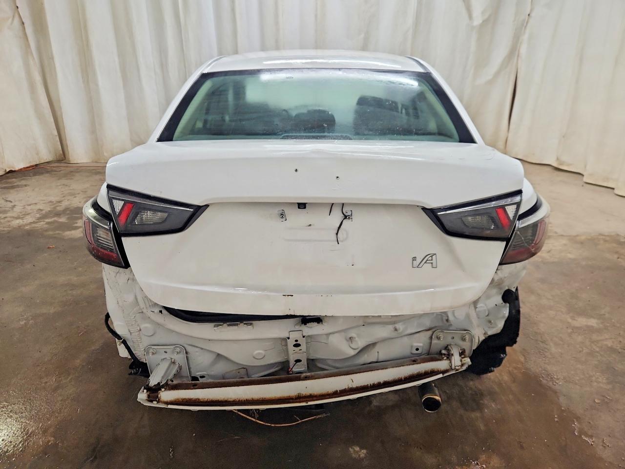 2018 Toyota Yaris Ia Base White vin: 3MYDLBYVXJY311299