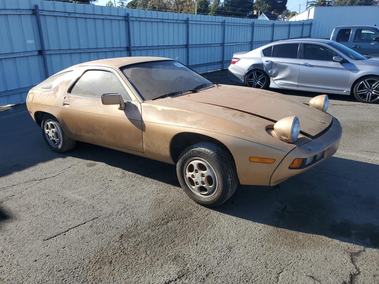 1979 Porsche 928 Gold vin: 9289201367