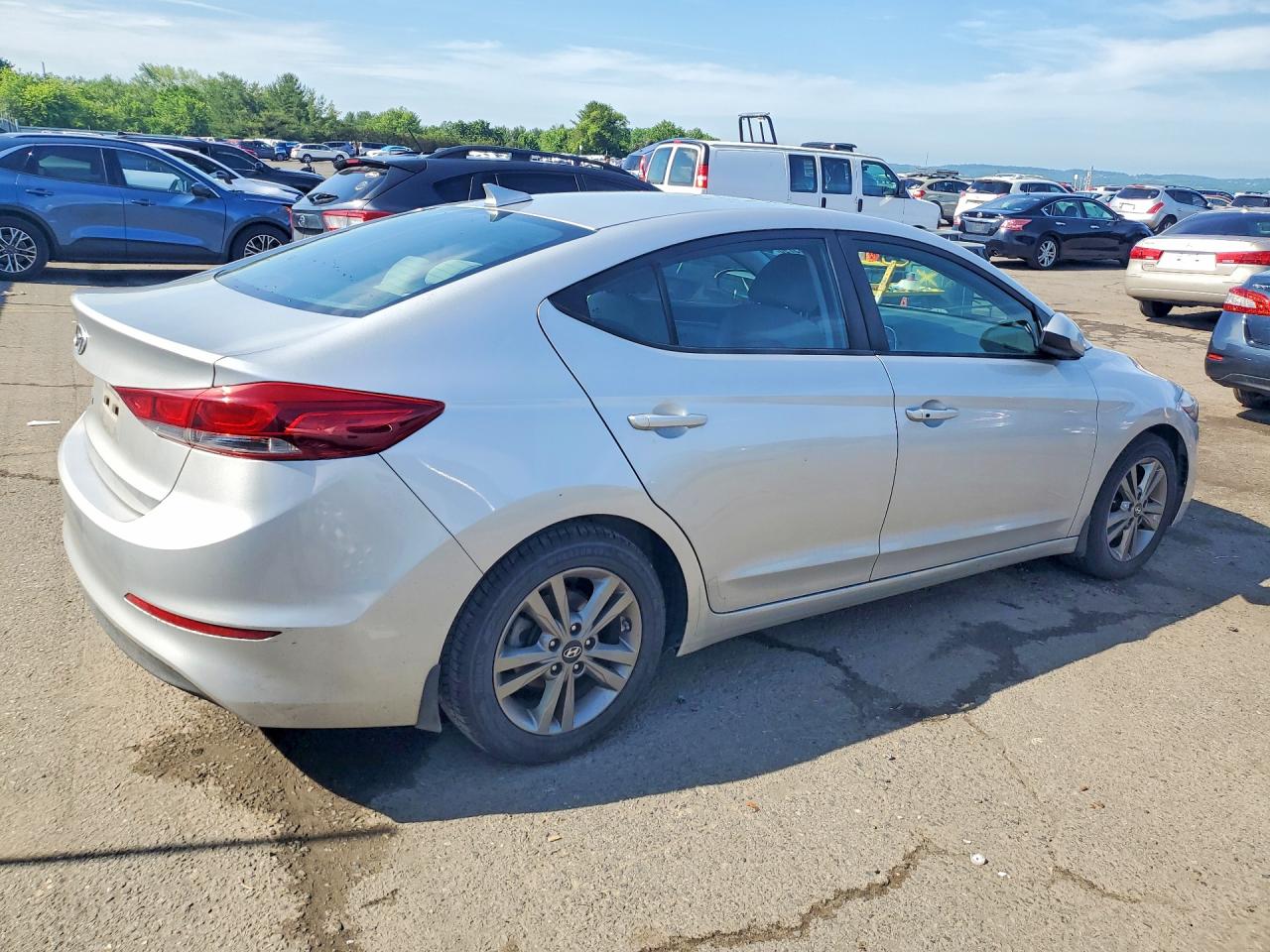 2018 Hyundai Elantra Value Edition Silver vin: 5NPD84LF4JH303756