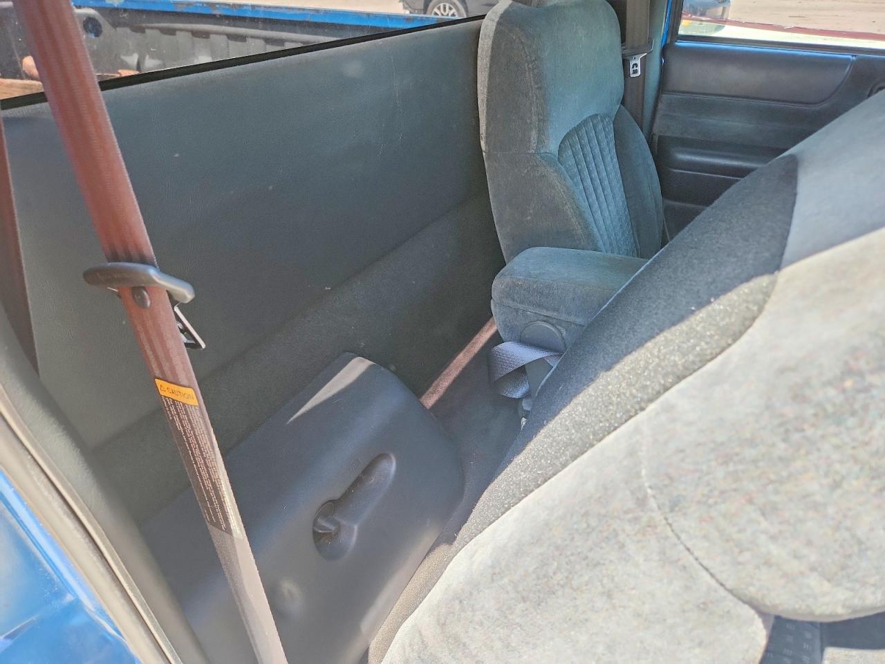 2000 Chevrolet S Truck S10 Blue vin: 1GCCS1447YK176697