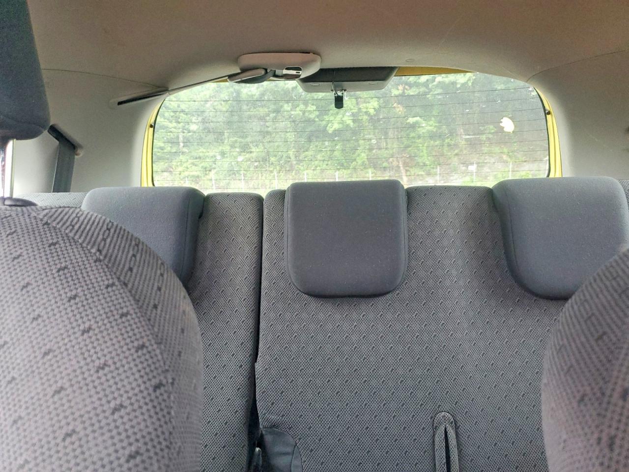 2009 Toyota Yaris Base Yellow vin: JTDJT903X95250243