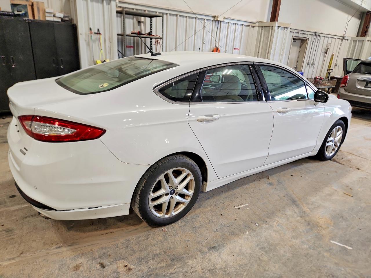 2016 Ford Fusion Se White vin: 1FA6P0HDXG5132327