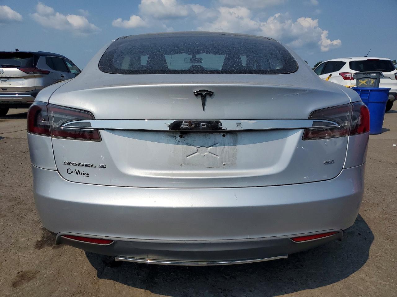 2013 Tesla Model S Silver vin: 5YJSA1DN0DFP18656