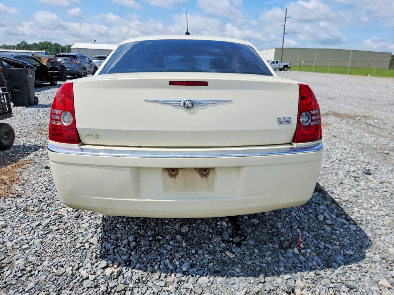 2008 Chrysler 300 Limited White vin: 2C3KA33G38H305648