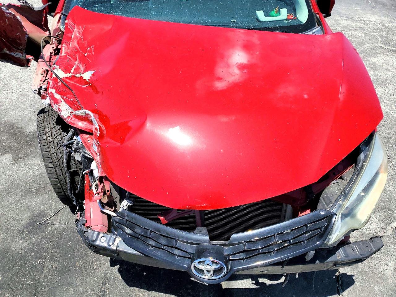 2014 Toyota Corolla S Plus Red vin: 5YFBURHE5EP133304