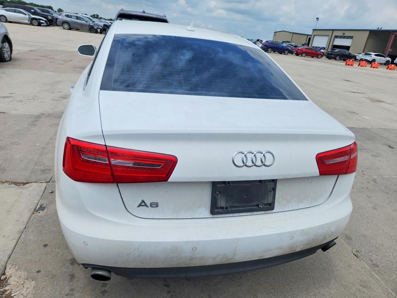 2014 Audi A6 Premium Plus Белый vin: WAUGFAFCXEN119914