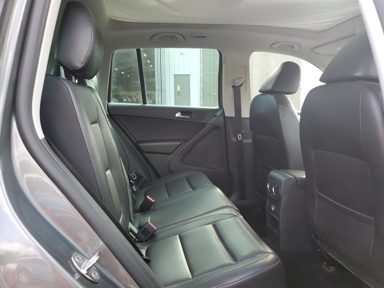 2012 Volkswagen Tiguan S Серый vin: WVGBV7AXXCW078507