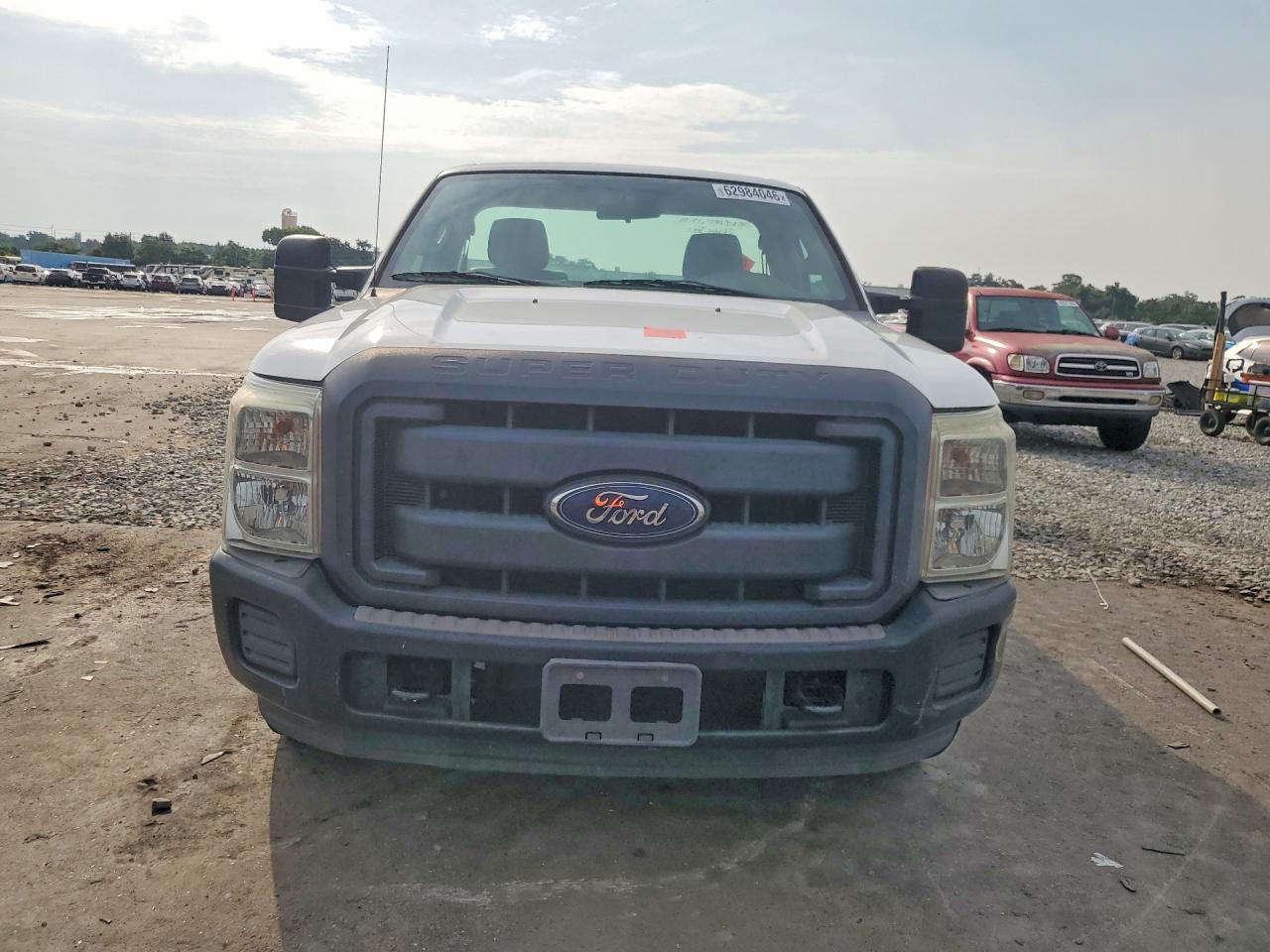 2013 Ford F250 Super Duty White vin: 1FTBF2A6XDEB44444