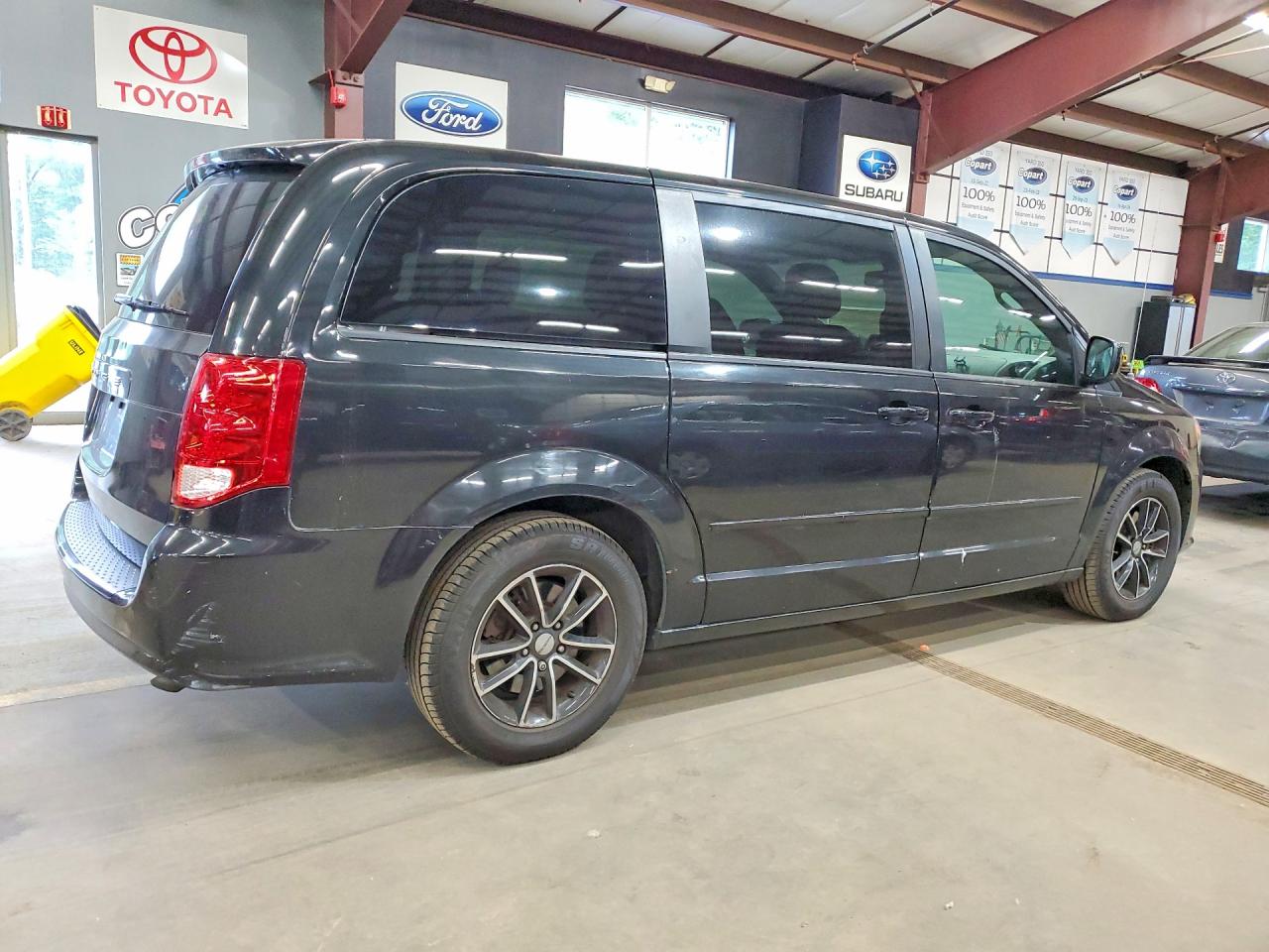 2015 Dodge Grand Caravan Se Черный vin: 2C4RDGBGXFR653285