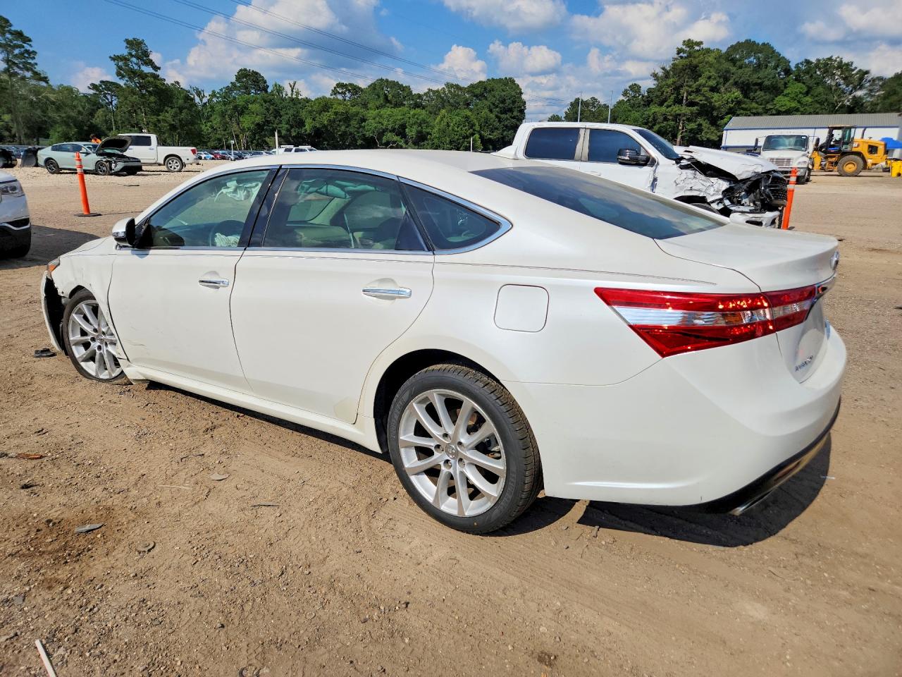 2015 Toyota Avalon Limited White vin: 4T1BK1EB5FU164490