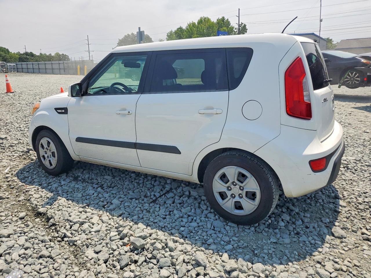 2012 Kia Soul Base White vin: KNDJT2A50C7448767