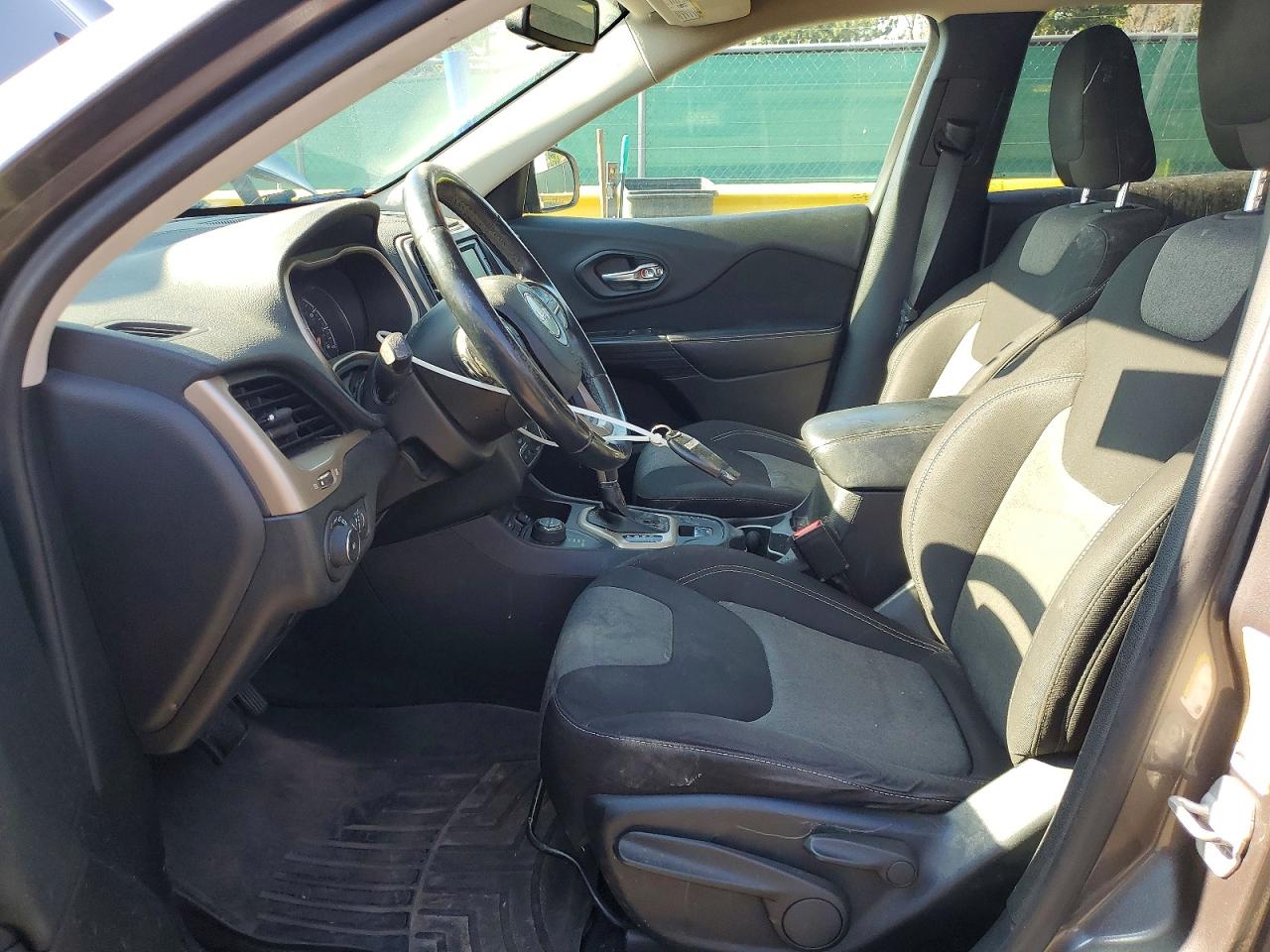 2014 Jeep Cherokee Latitude Gray vin: 1C4PJMCBXEW167714