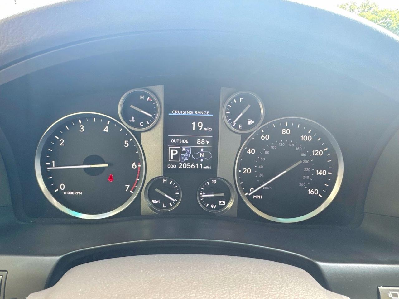 2013 Lexus Lx 570 White vin: JTJHY7AX8D4100357