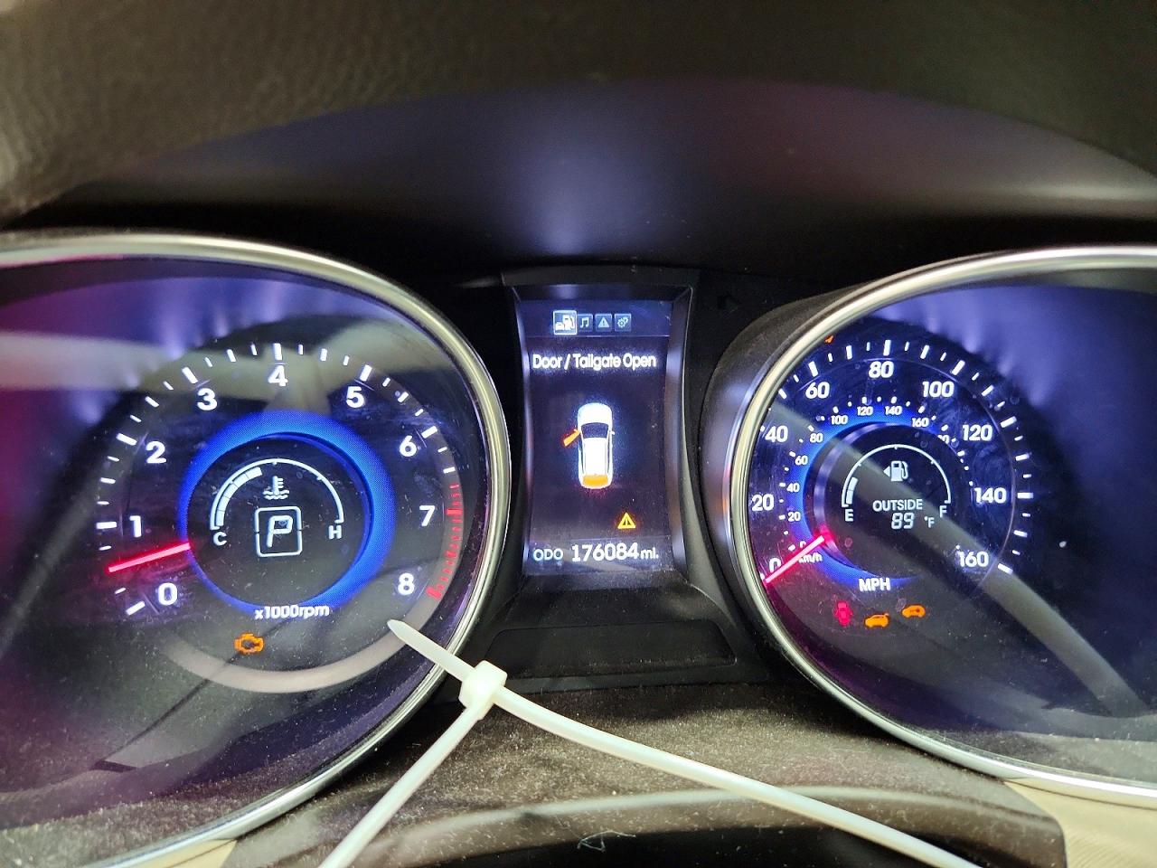 2013 Hyundai Santa Fe Sport 2.0t Silver vin: 5XYZUDLA8DG005261