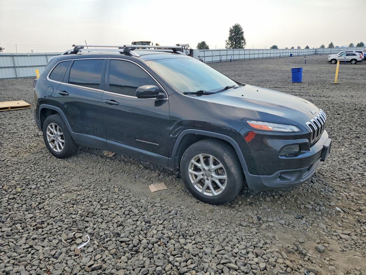 2014 Jeep Cherokee Latitude Black vin: 1C4PJMCS8EW321336