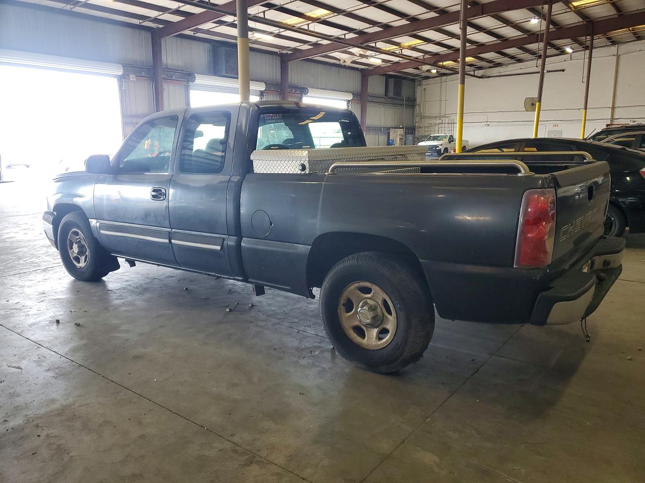 2003 Chevrolet Silverado C1500 Gray vin: 2GCEC19X831254177