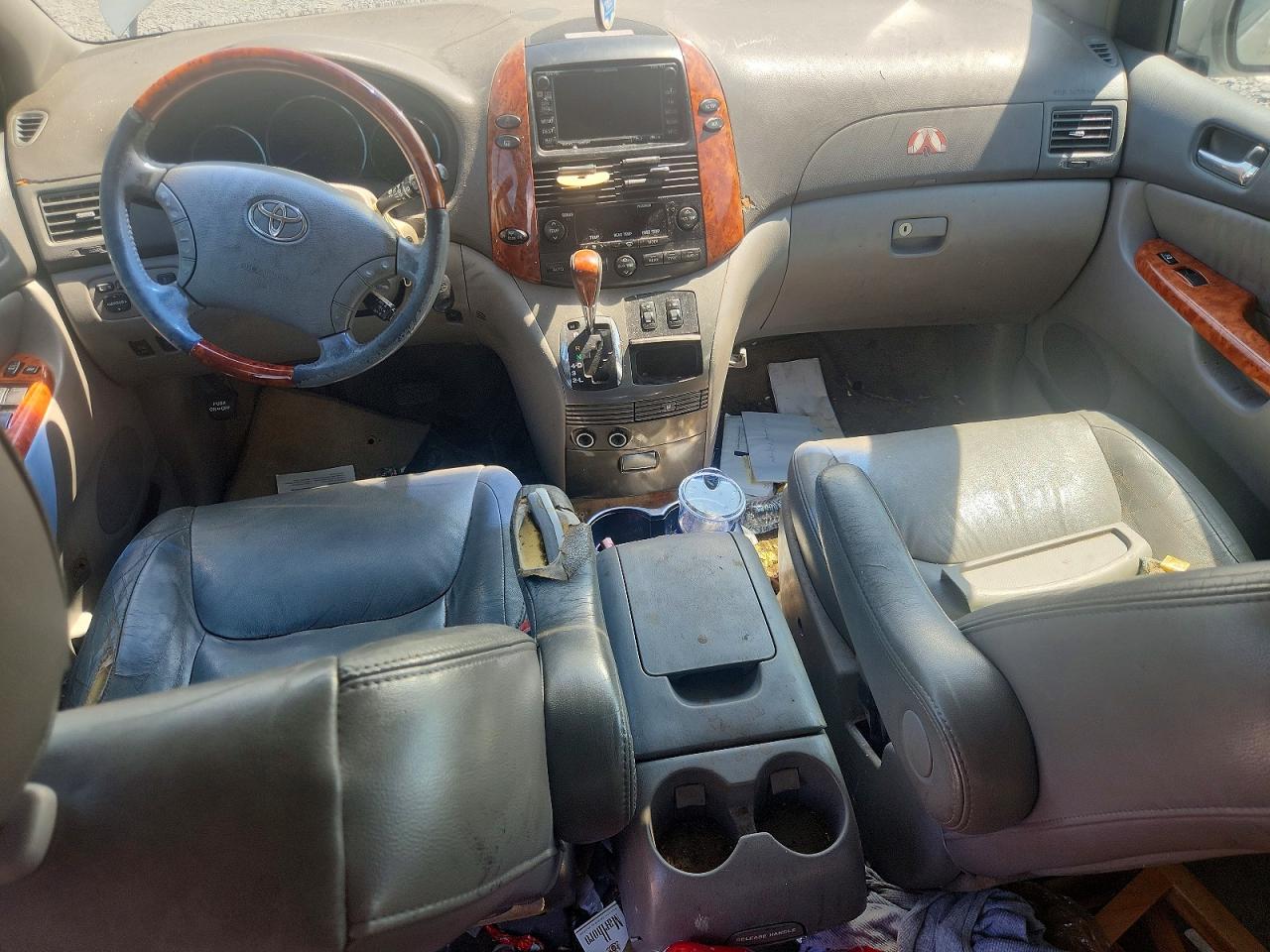 2007 Toyota Sienna Xle Limited 7-passenger Silver vin: 5TDZK22C17S091985