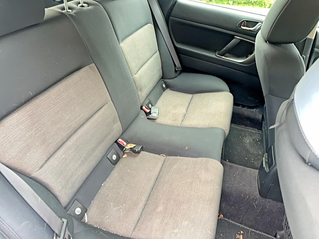 2007 Subaru Outback Outback 2.5i Silver vin: 4S4BP61C377325190