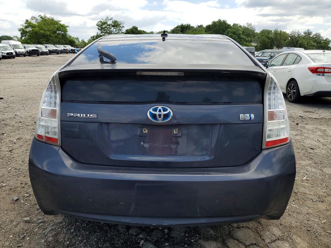 2011 Toyota Prius Two Серый vin: JTDKN3DU3B0267063